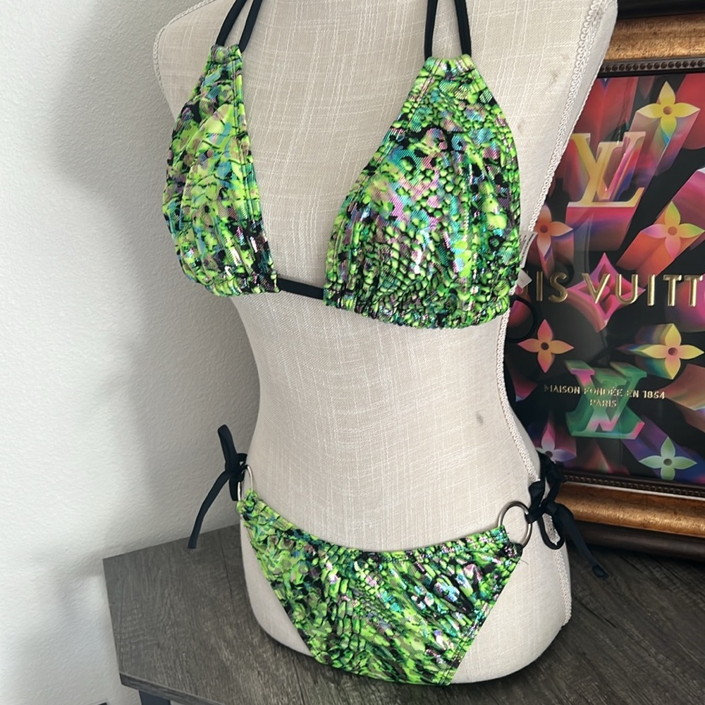 Beautiful metallic snake green bikini extra large